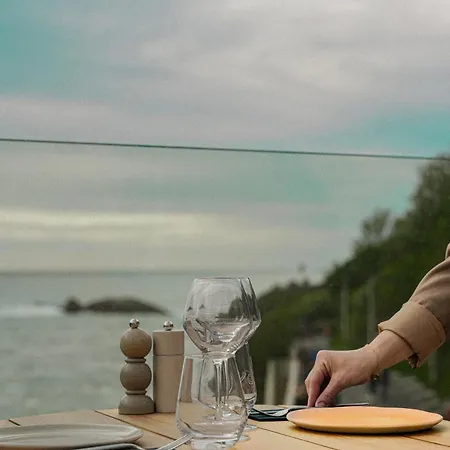 Les Baigneuses De Hotel 3*