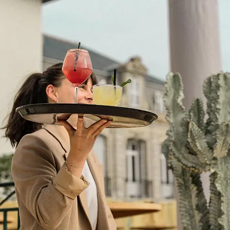 Les Baigneuses De Hotel Biarritz