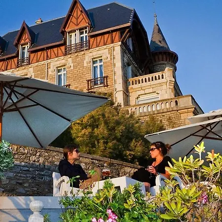 Les Baigneuses De Hotel